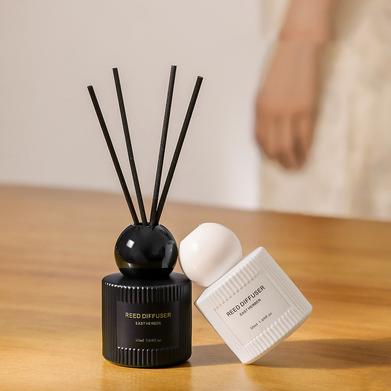 Home Fragrance Jasmine & Yuzu Porcelain Diffuser - 50ml Long-lasting Home Bedroom Fragrance Hilton